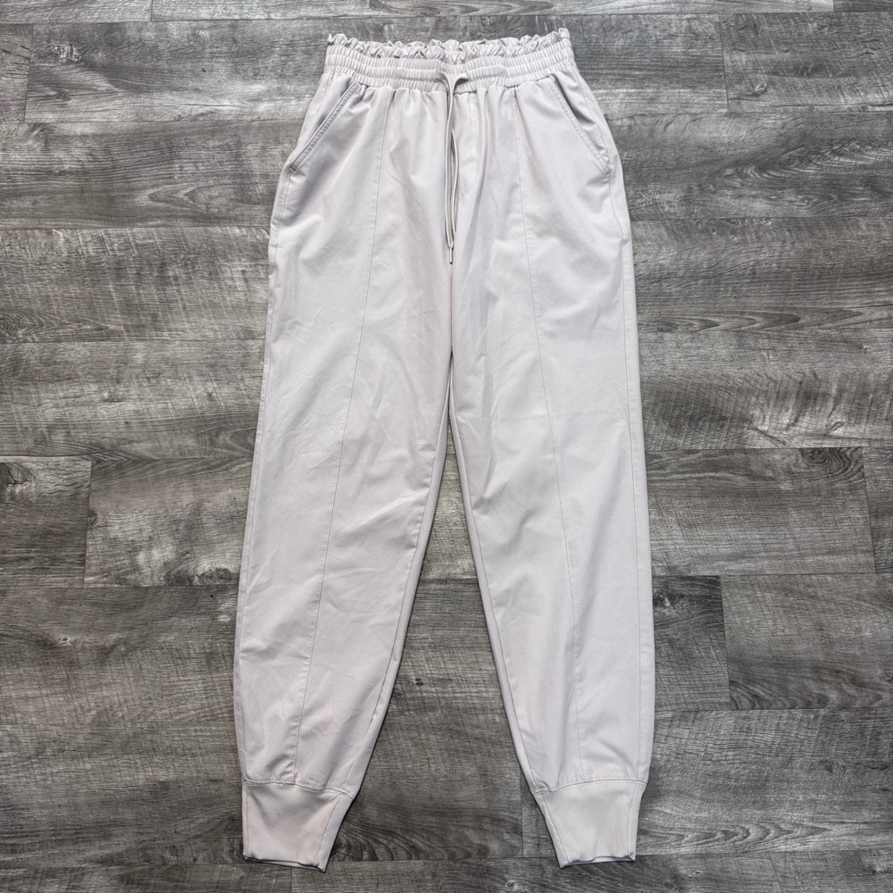 Abercrombie & Fitch Active Motion Cream Jogger Pant Womens Sz. S Tall